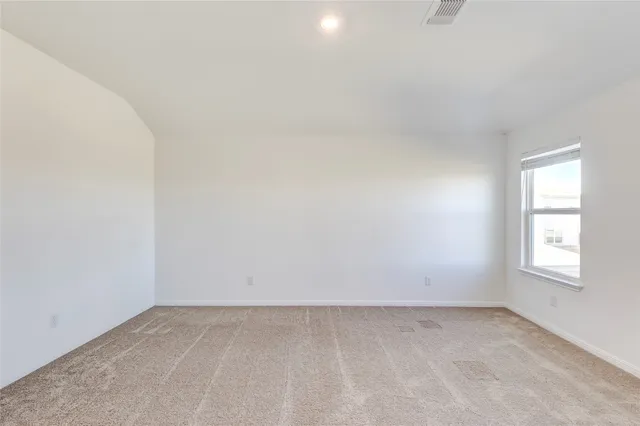 $1,950 | 109 Riverdale Drive, Jarrell, TX 76537