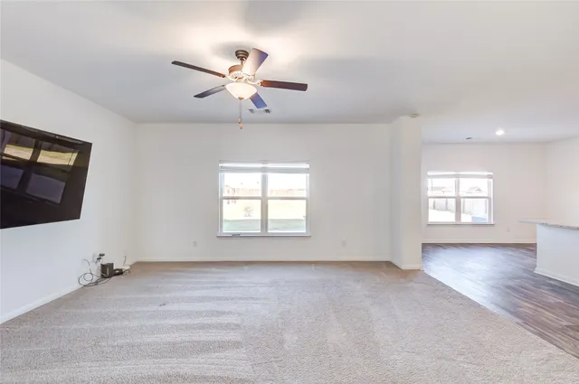 $1,950 | 109 Riverdale Drive, Jarrell, TX 76537