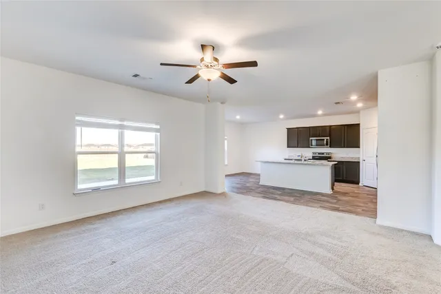 $1,950 | 109 Riverdale Drive, Jarrell, TX 76537