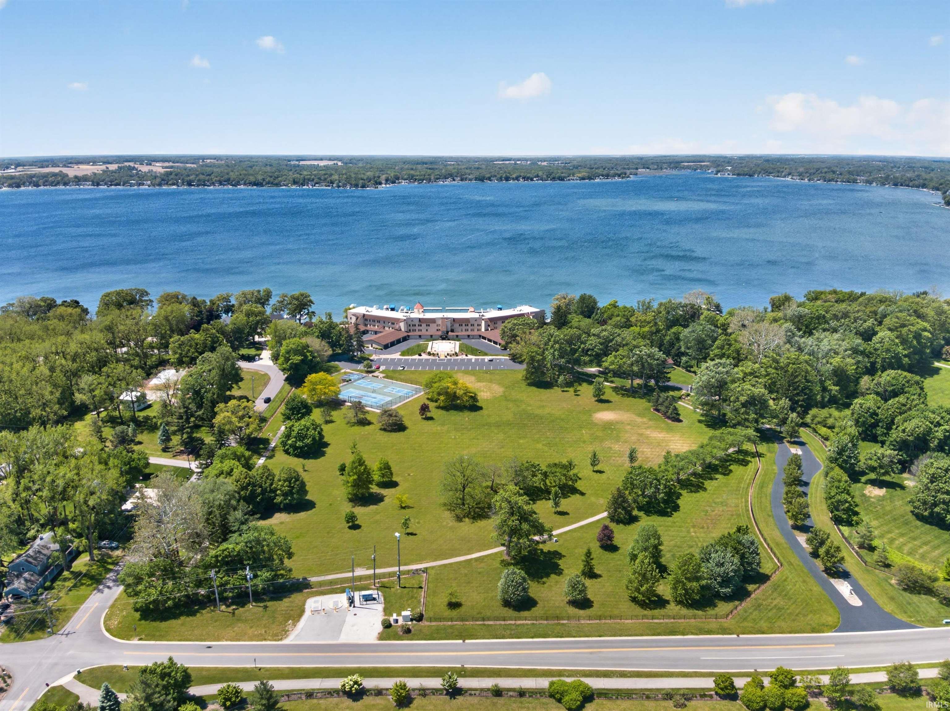 12275 North Ogden Point Road, Unit 306 Syracuse, IN 46567 - Photo 7 of 50 Gallery Image 7