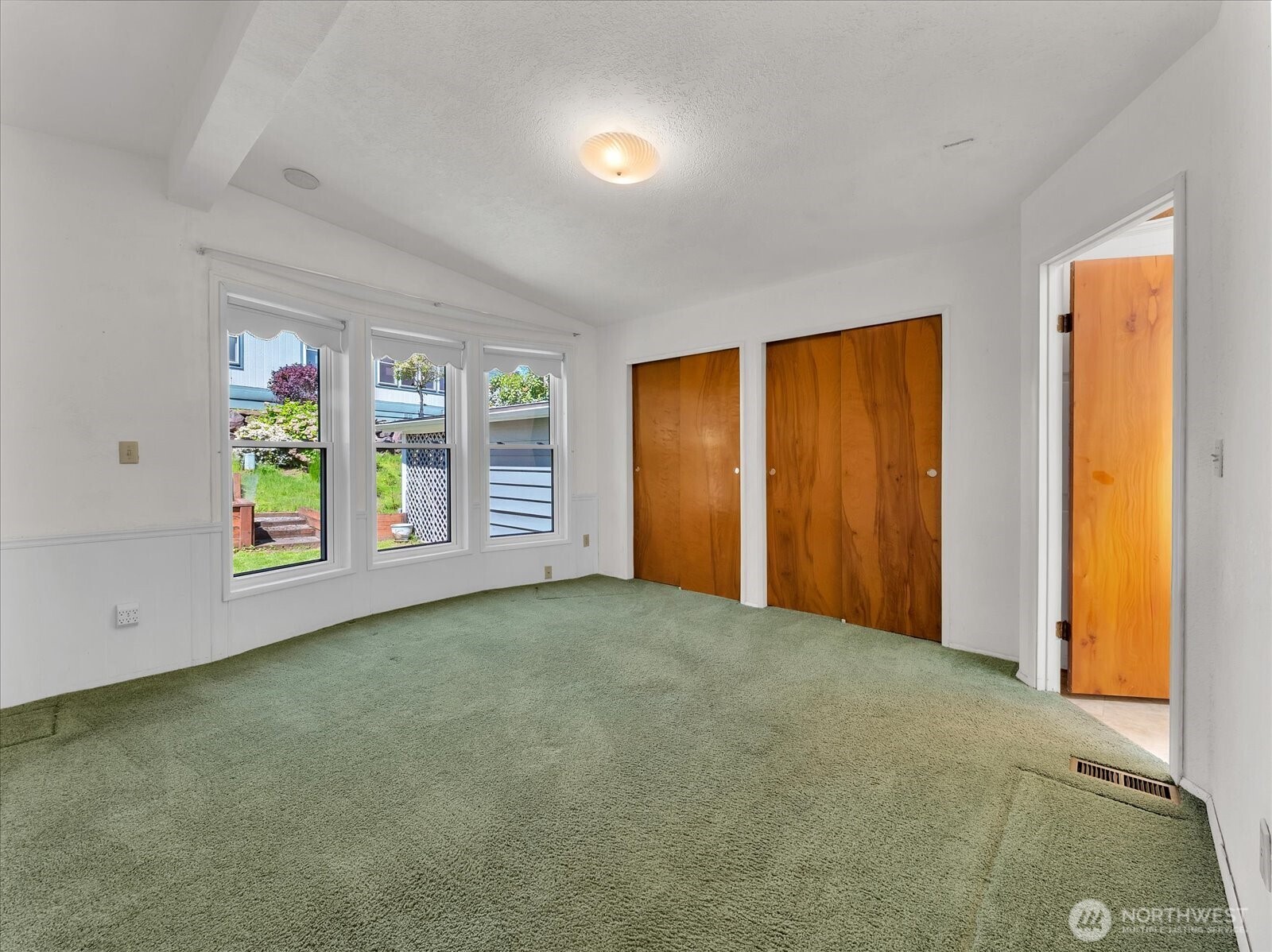 17235 119th Avenue Northeast Bothell, WA 98011 - Photo 17 of 39