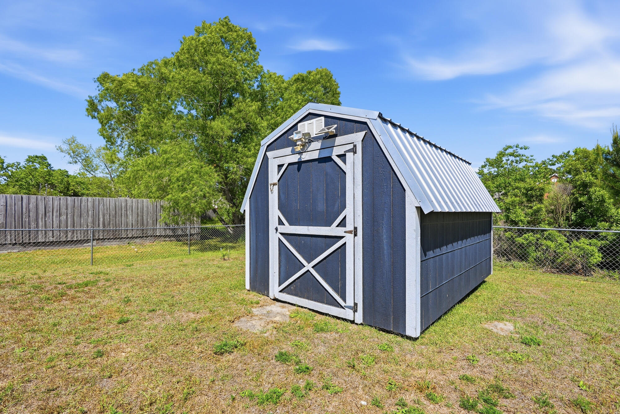 573 Tropical Way Freeport, FL 32439 - Photo 30 of 32 Storage Shed