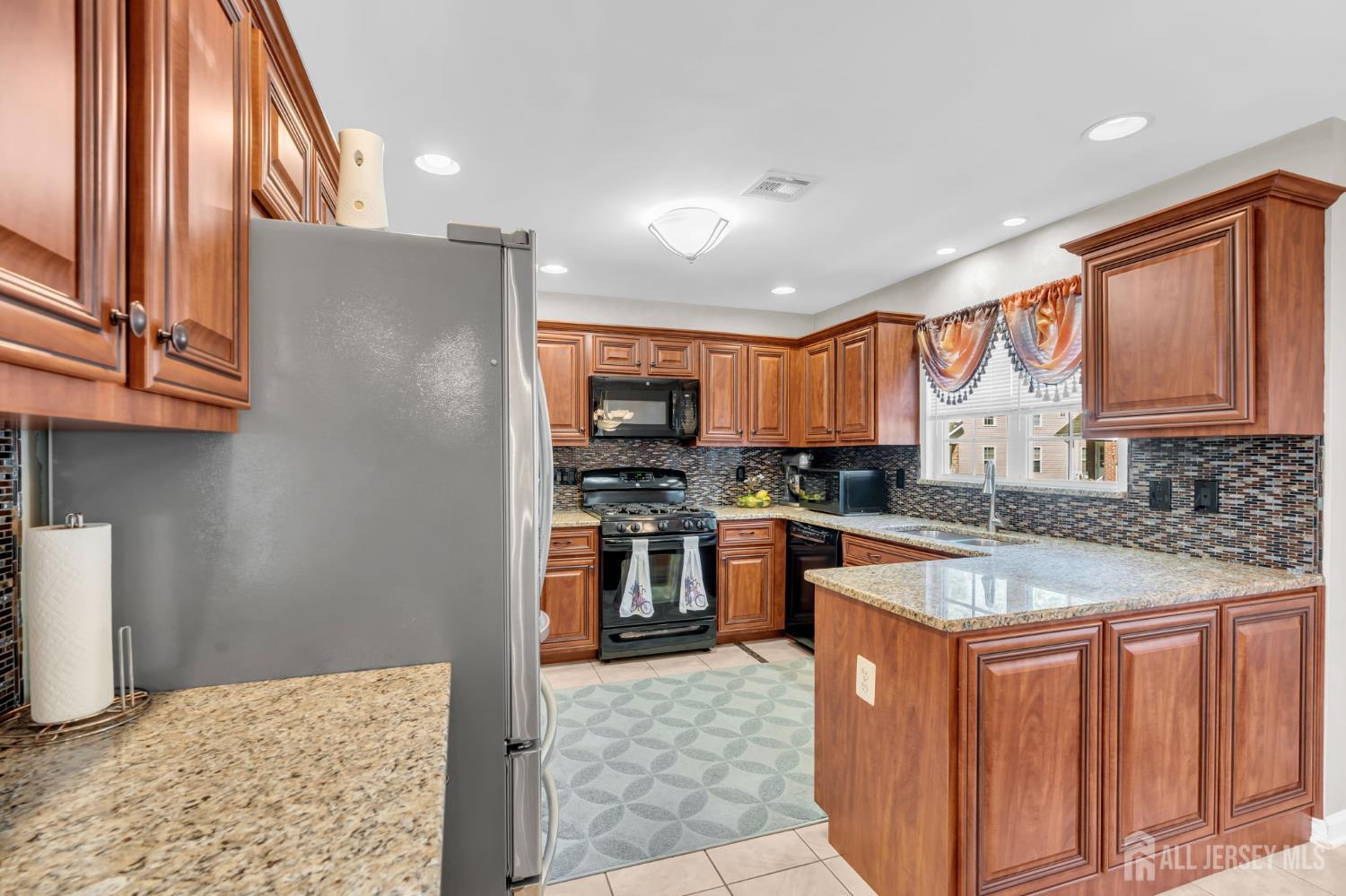 35 Cannon Road Old Bridge, NJ 08857 - Photo 13 of 33 Gallery Image 13
