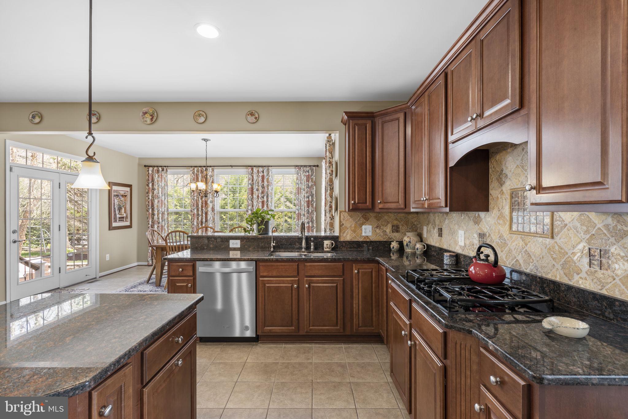 9323 Castle Hill Road Springfield, VA 22153 - Photo 18 of 95