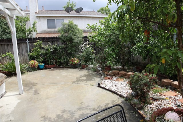 11545 Honeyglen Road Pacoima, CA 91331 - Photo 10 of 14