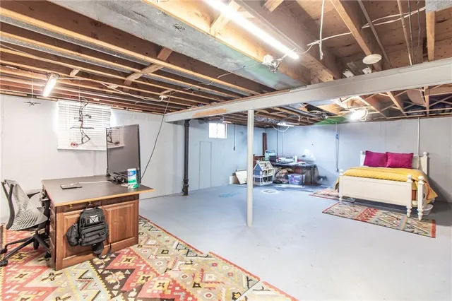 $289,900 | 400 Hillcrest Drive, Warrensburg, MO 64093