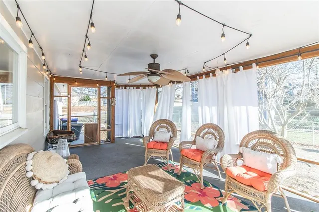 $289,900 | 400 Hillcrest Drive, Warrensburg, MO 64093