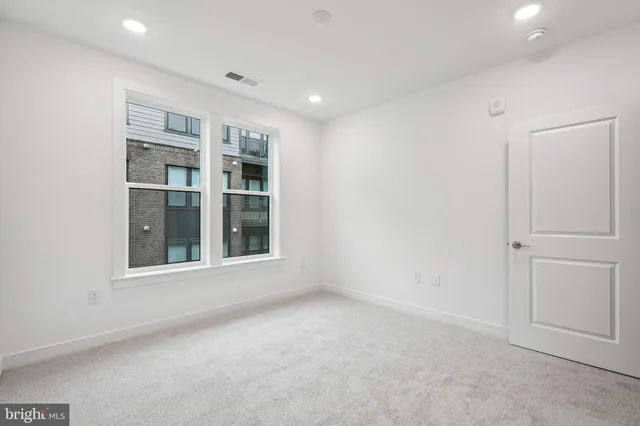 $2,700 | 21731 Dovekie Terrace, Unit 403, Ashburn, VA 20147