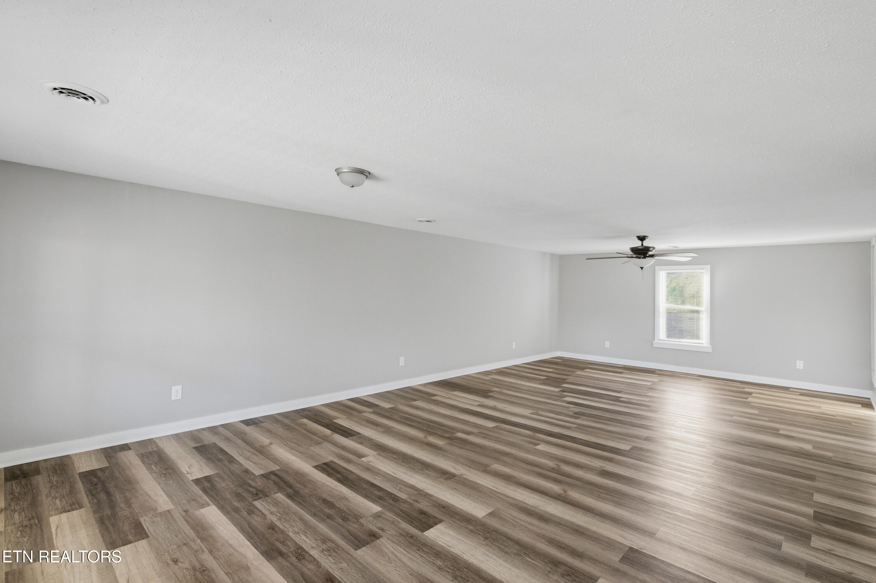 129 County Road 71 Riceville, TN 37370 - Photo 4 of 18 07-129-Co-Rd-71-Riceville-TN-5