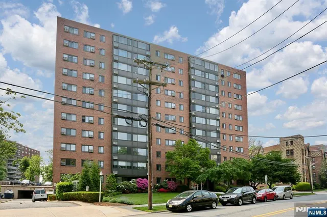 $479,000 | 90 Prospect Avenue, Unit 2A, Hackensack, NJ 07601