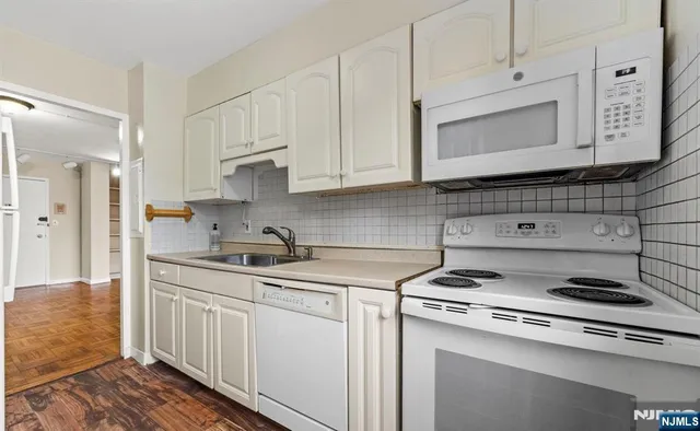 $479,000 | 90 Prospect Avenue, Unit 2A, Hackensack, NJ 07601