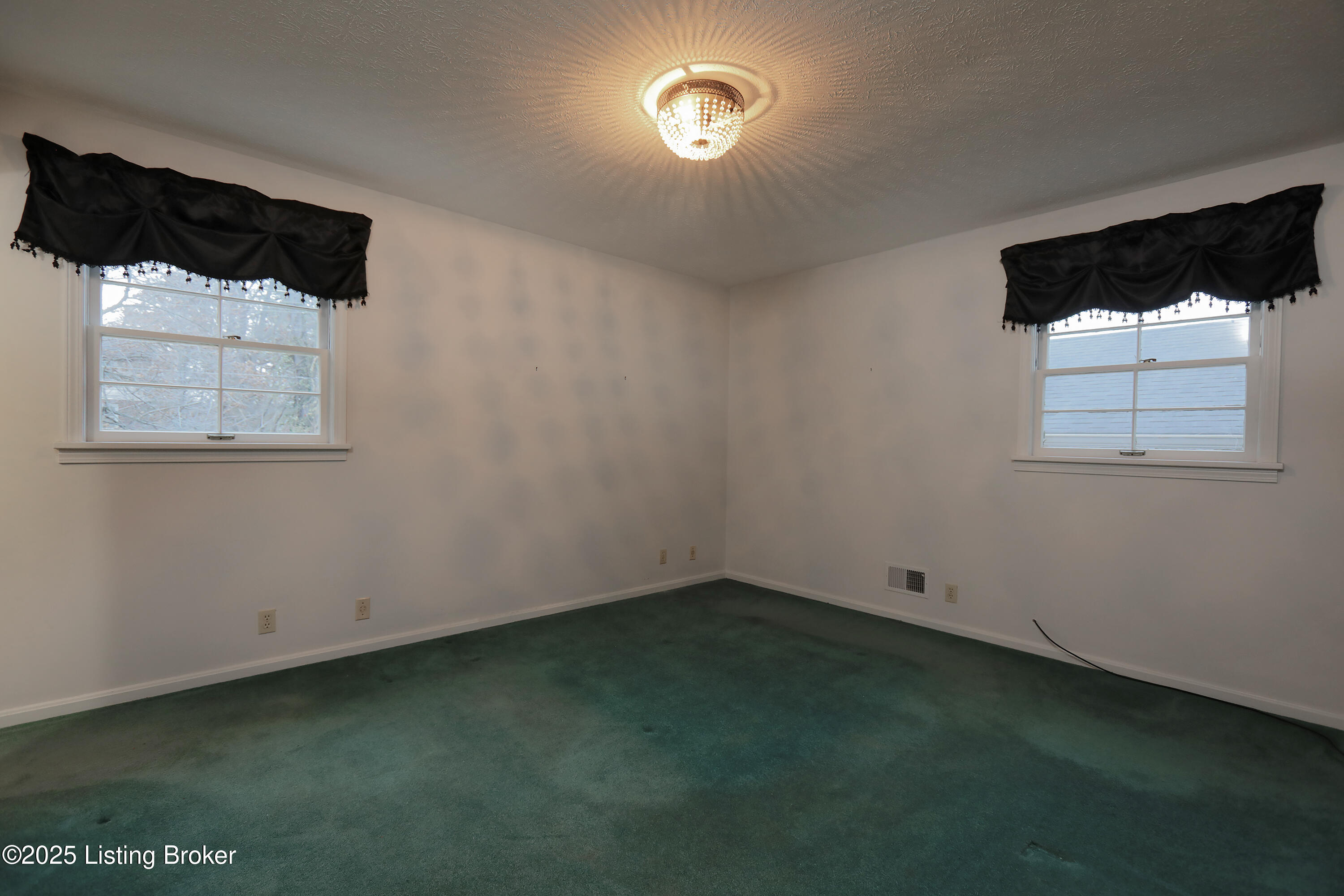 1905 Hollen Road Louisville, KY 40222 - Photo 30 of 47 1905_Hollen_31