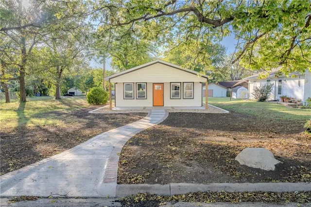 $187,500 | 217 North 17th Street, Fredonia, KS 66736