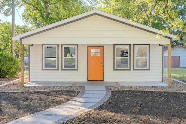 $187,500 | 217 North 17th Street, Fredonia, KS 66736