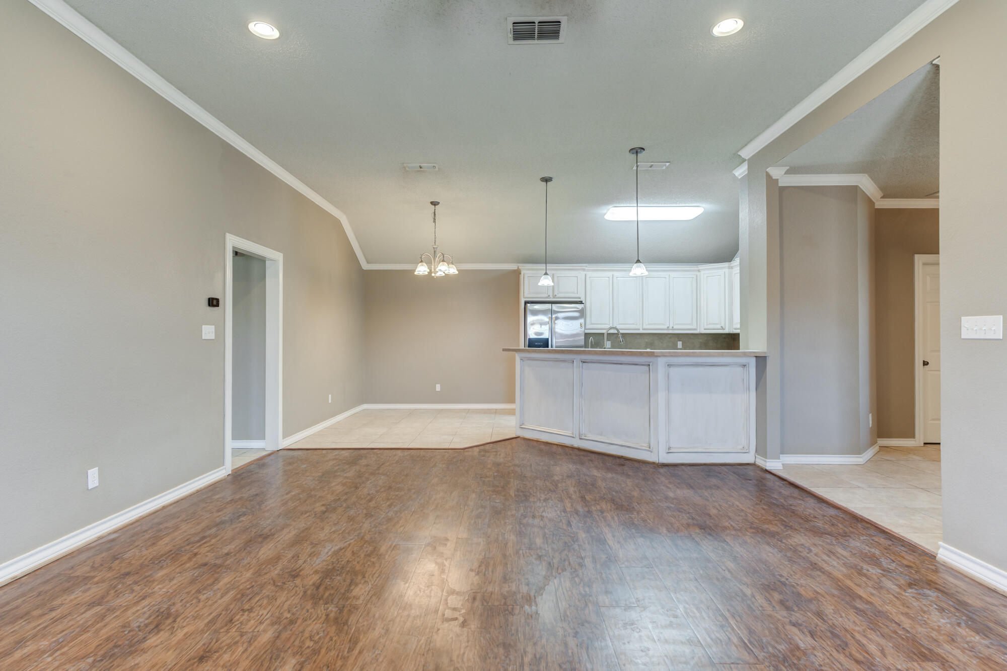 5801 110th Street Lubbock, TX 79424 - Photo 27 of 38 5801-110th-St_Lubbock-TX_36_Living-Room