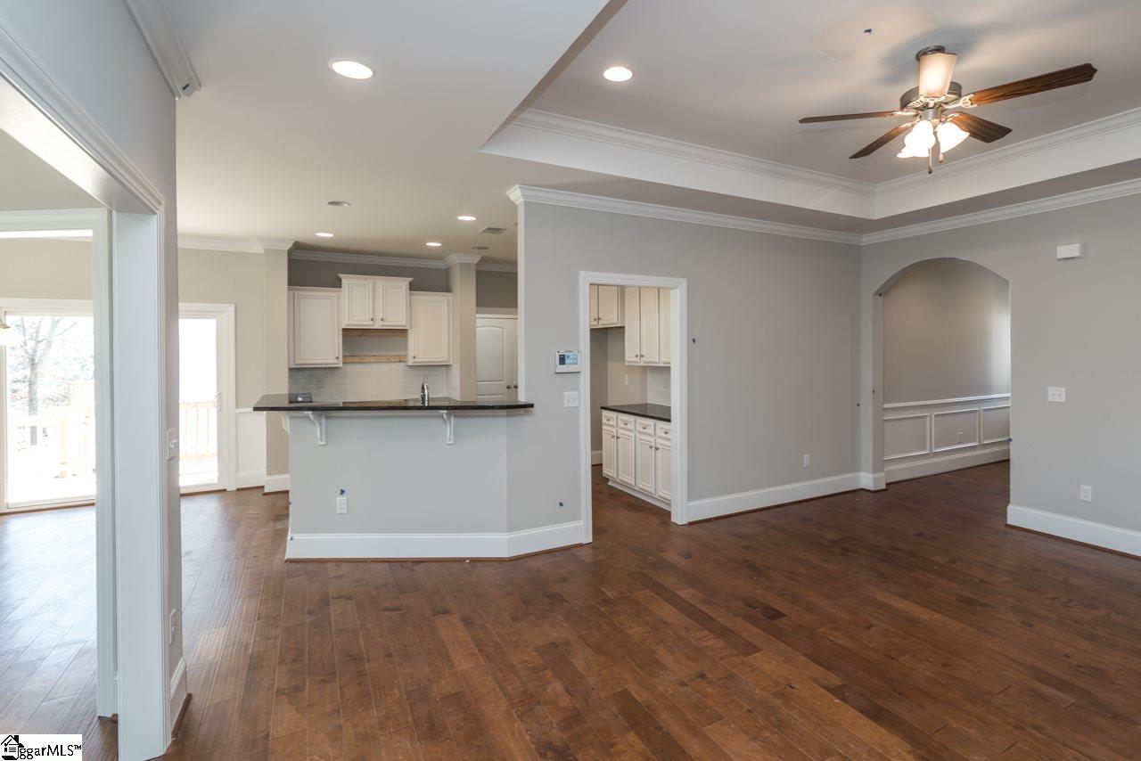 216 Donemere Way Fountain Inn, SC 29644 - Photo 8 of 32 Gallery Image 8