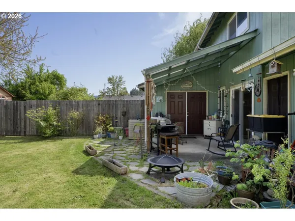 $539,000 | 1522 East Washington Avenue, Cottage Grove, OR 97424