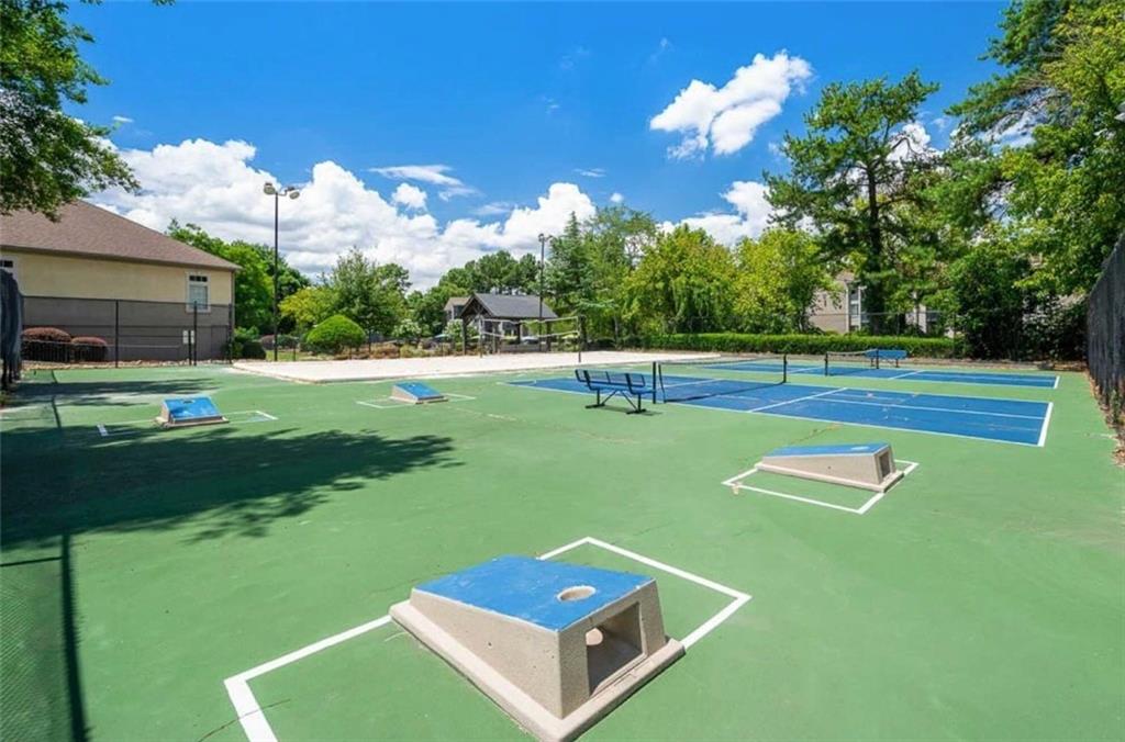 5675 Roswell Road, Unit J Atlanta, GA 30342 - Photo 17 of 27