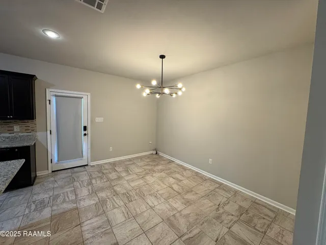 $2,095 | 406 Gray Birch Loop, Youngsville, LA 70592