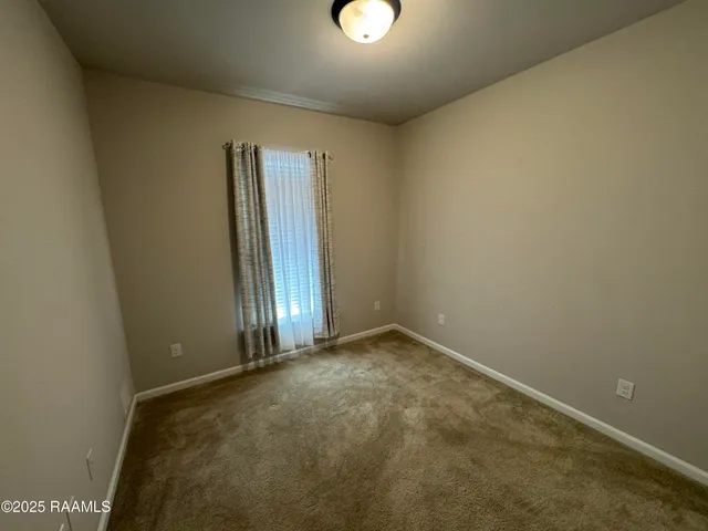 $2,095 | 406 Gray Birch Loop, Youngsville, LA 70592