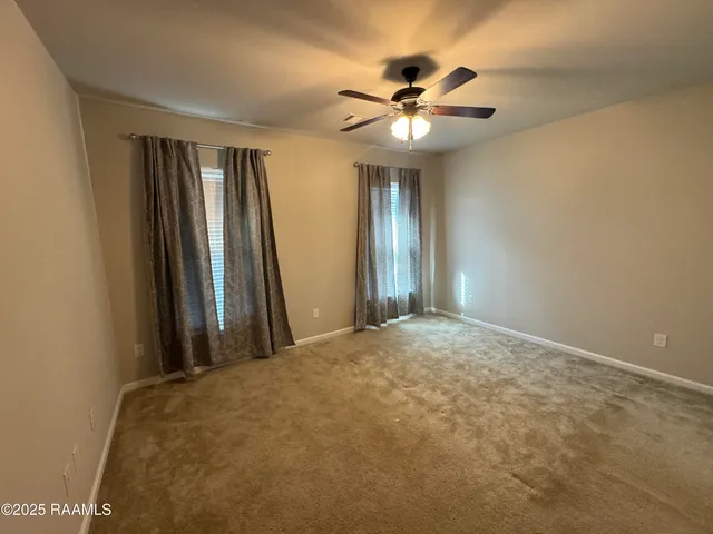 $2,095 | 406 Gray Birch Loop, Youngsville, LA 70592