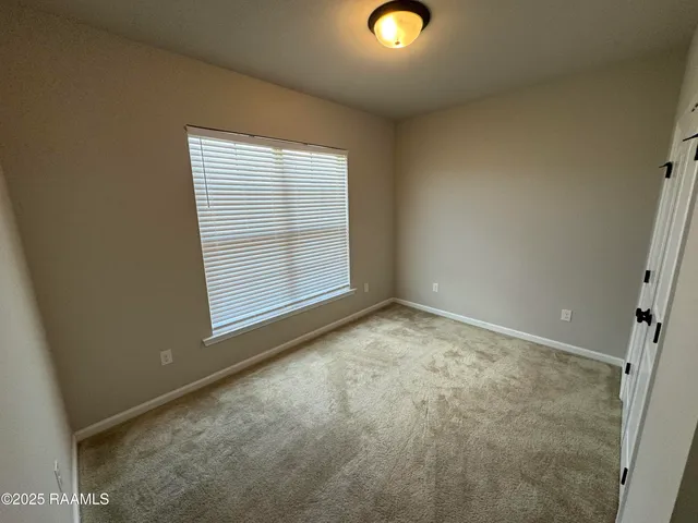 $2,095 | 406 Gray Birch Loop, Youngsville, LA 70592