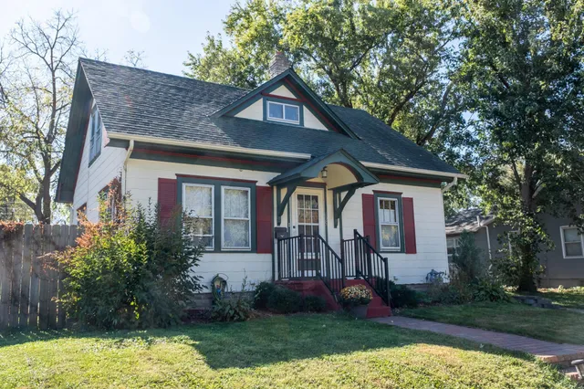 $325,000 | 625 7th Street West, Hastings, MN 55033