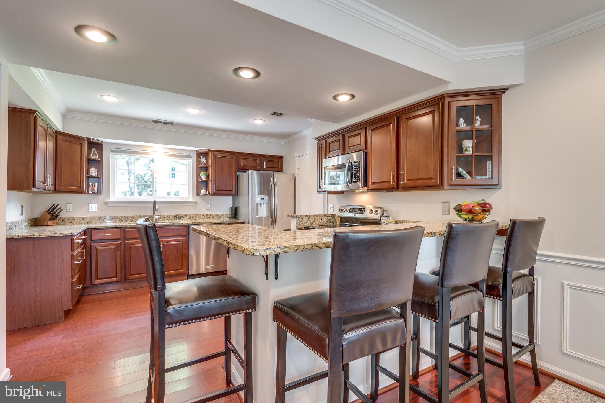 Kitchen with Breakfast Bar