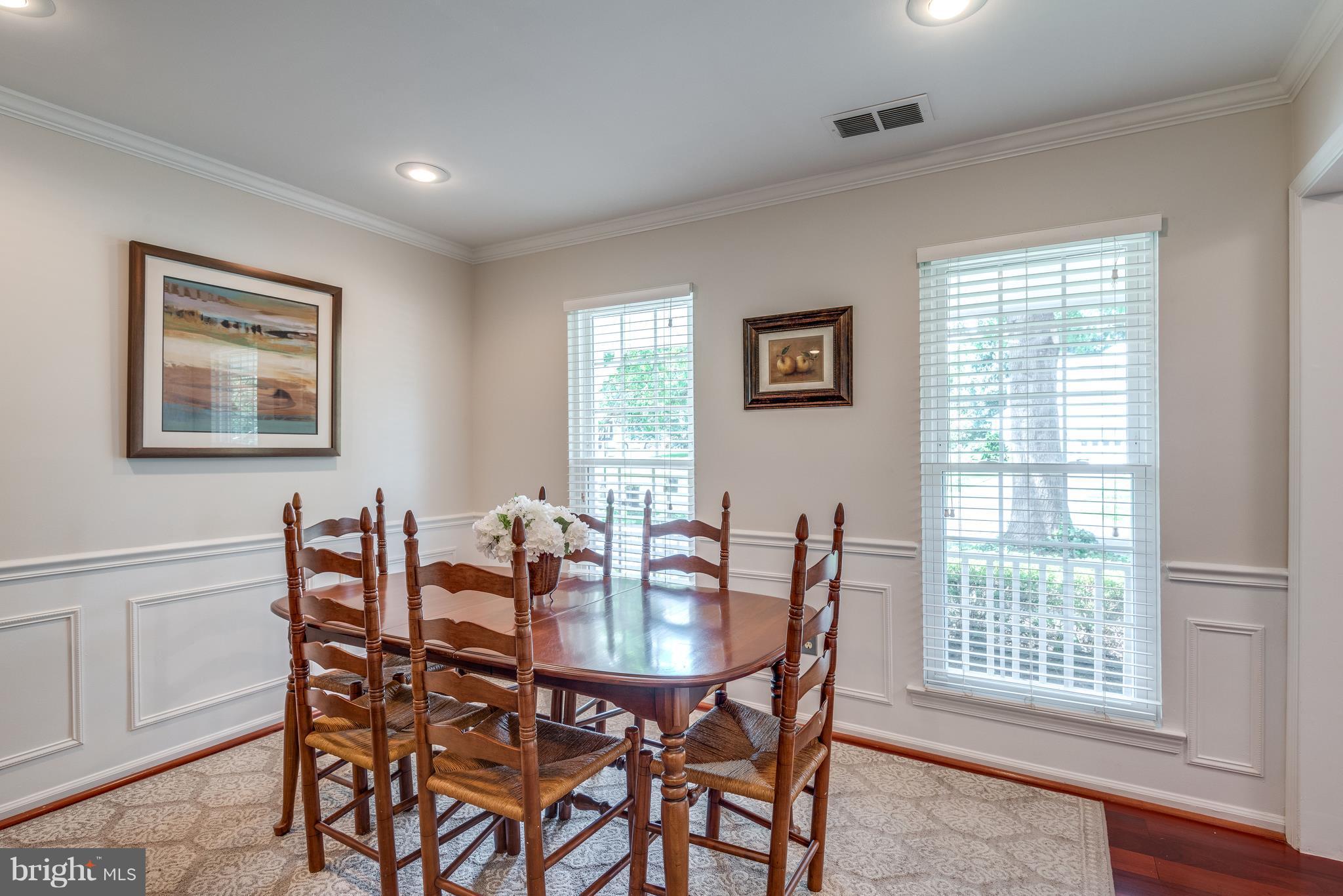 Dining Room- Wainscoting and Crown