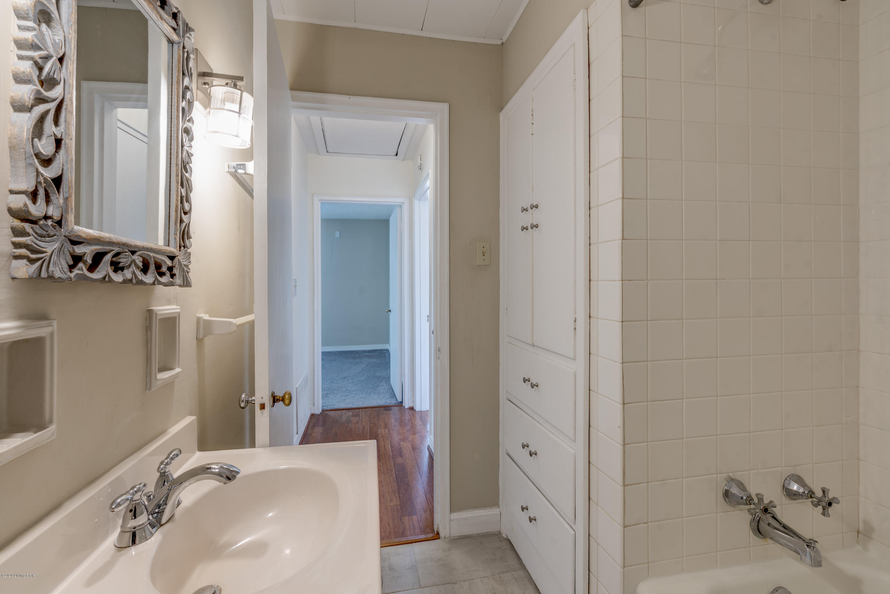 215 Hemingway Road Louisville, KY 40207 - Photo 35 of 46 Elmore_215Hemmingway-41
