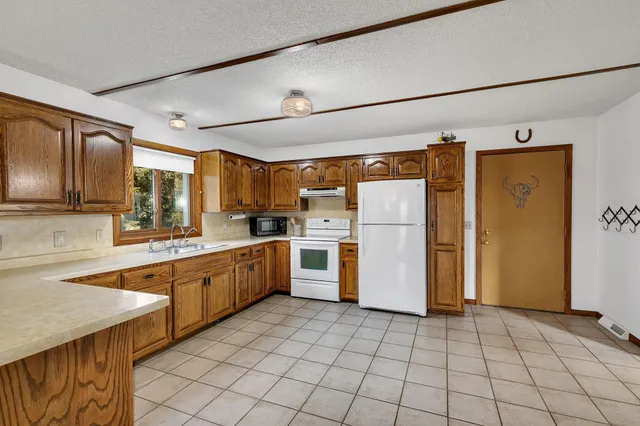 $335,000 | 19936 Major Avenue, Hutchinson, MN 55350