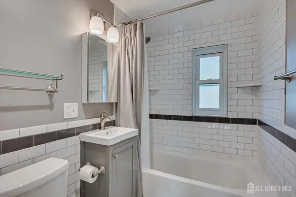 $2,050 | 29 B Garfield Park, Edison, NJ 08837