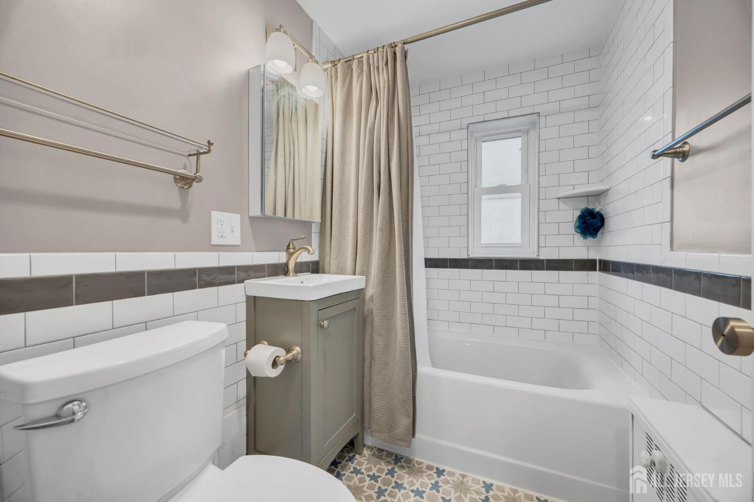 29 B Garfield Park Edison, NJ 08837 - Photo 2 of 18