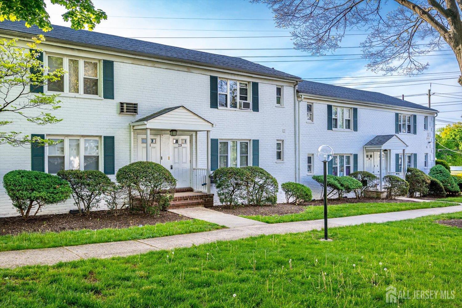 29 B Garfield Park Edison, NJ 08837 - Photo 3 of 18