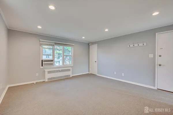 $2,050 | 29 B Garfield Park, Edison, NJ 08837