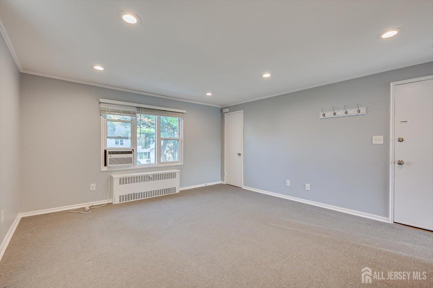 29 B Garfield Park Edison, NJ 08837 - Photo 6 of 18