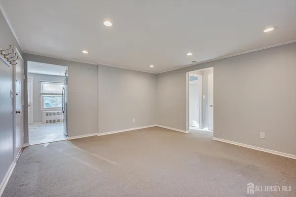 $2,050 | 29 B Garfield Park, Edison, NJ 08837