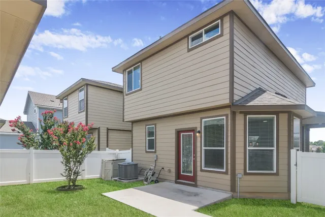 $1,995 | 332 Cane River Road, Pflugerville, TX 78660