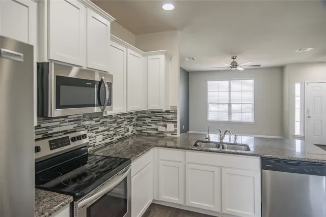 $1,995 | 332 Cane River Road, Pflugerville, TX 78660