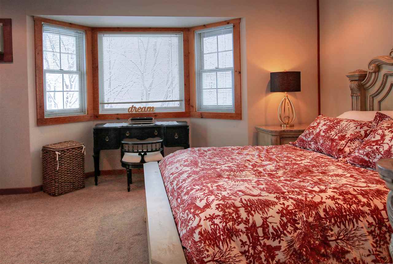 117 Mountain Road, Unit 301 Stowe, VT 05672 - Photo 13 of 27 Gallery Image 13