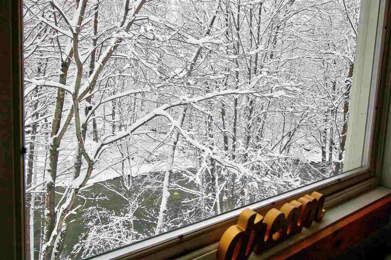 117 Mountain Road, Unit 301 Stowe, VT 05672 - Photo 14 of 27 Gallery Image 14