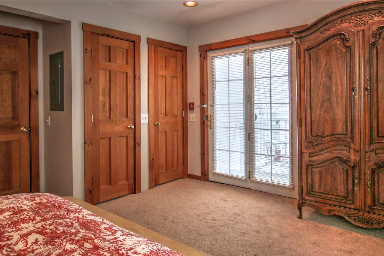 117 Mountain Road, Unit 301 Stowe, VT 05672 - Photo 15 of 27 Gallery Image 15