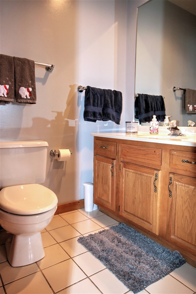 117 Mountain Road, Unit 301 Stowe, VT 05672 - Photo 18 of 27 Gallery Image 18