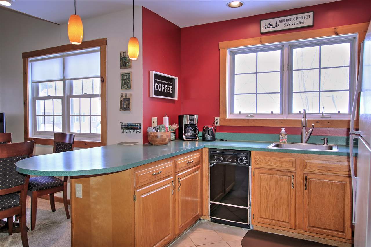 117 Mountain Road, Unit 301 Stowe, VT 05672 - Photo 10 of 27 Gallery Image 10