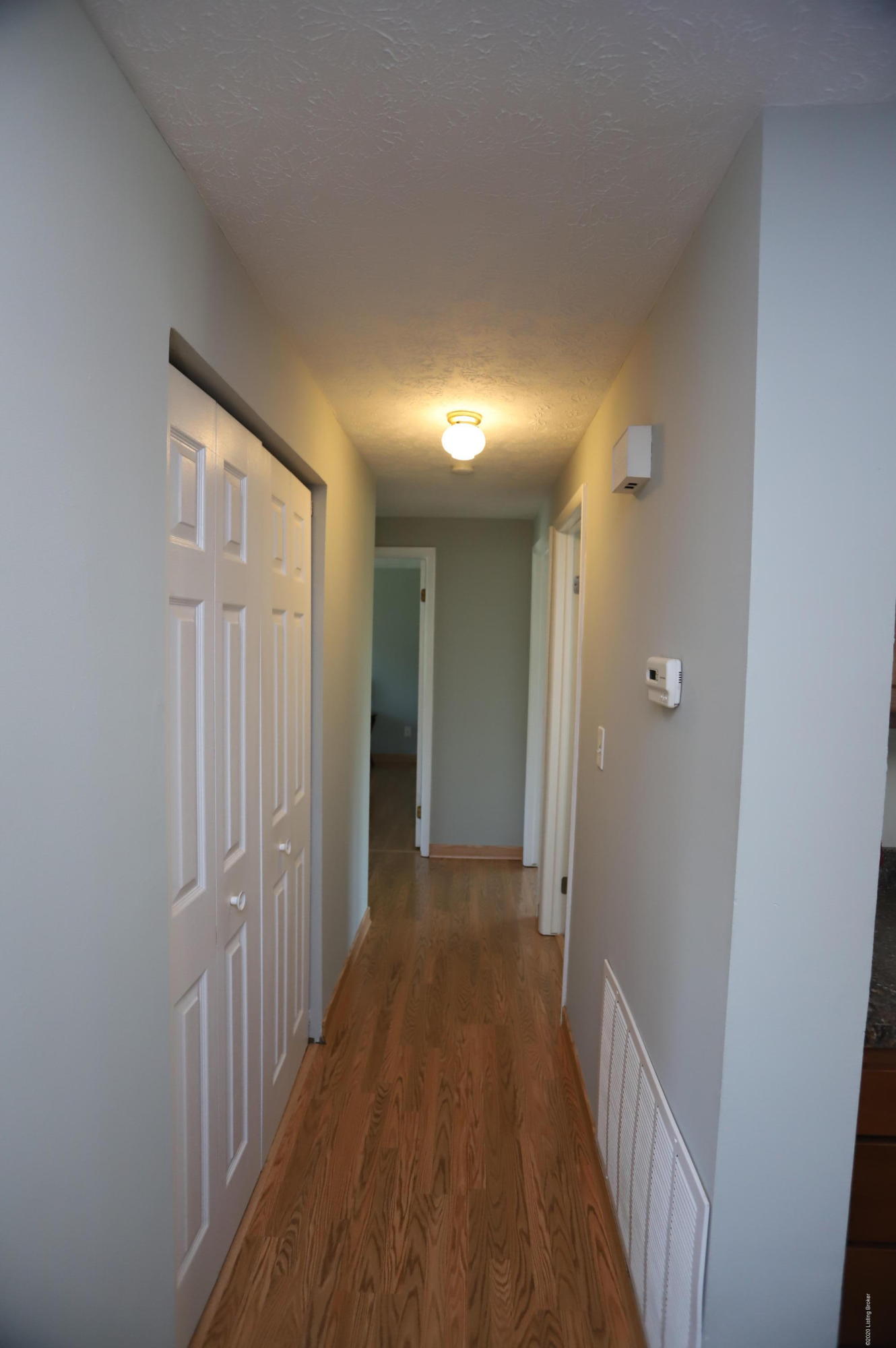 9528 Fairground Road Louisville, KY 40291 - Photo 16 of 55 upper hall