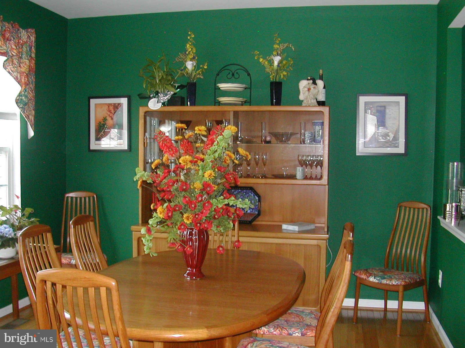 13944 Lullaby Road Germantown, MD 20874 - Photo 6 of 15 Dining Room