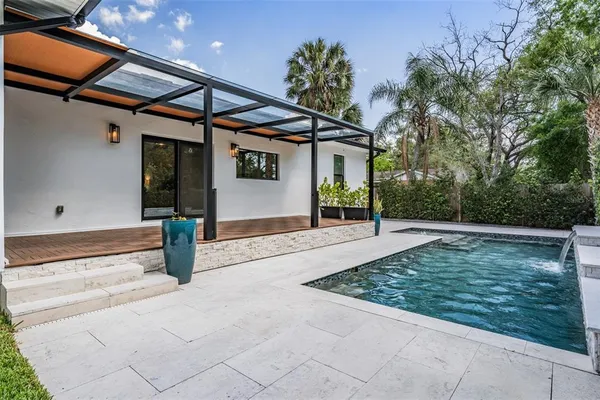 $925,000 | 4003 South Shamrock Road, Tampa, FL 33611