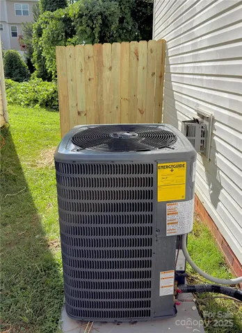 a view of a back yard of the house