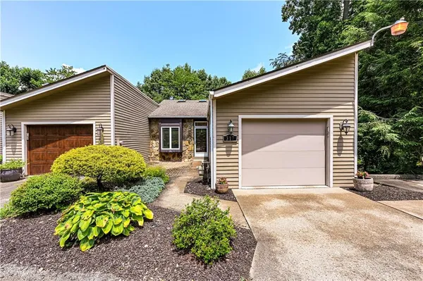 $259,900 | 317 Vista Drive, Greensburg, PA 15601