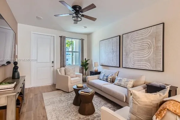 $4,300 | 117 Southwest 170th Avenue, Unit 117, Pembroke Pines, FL 33027